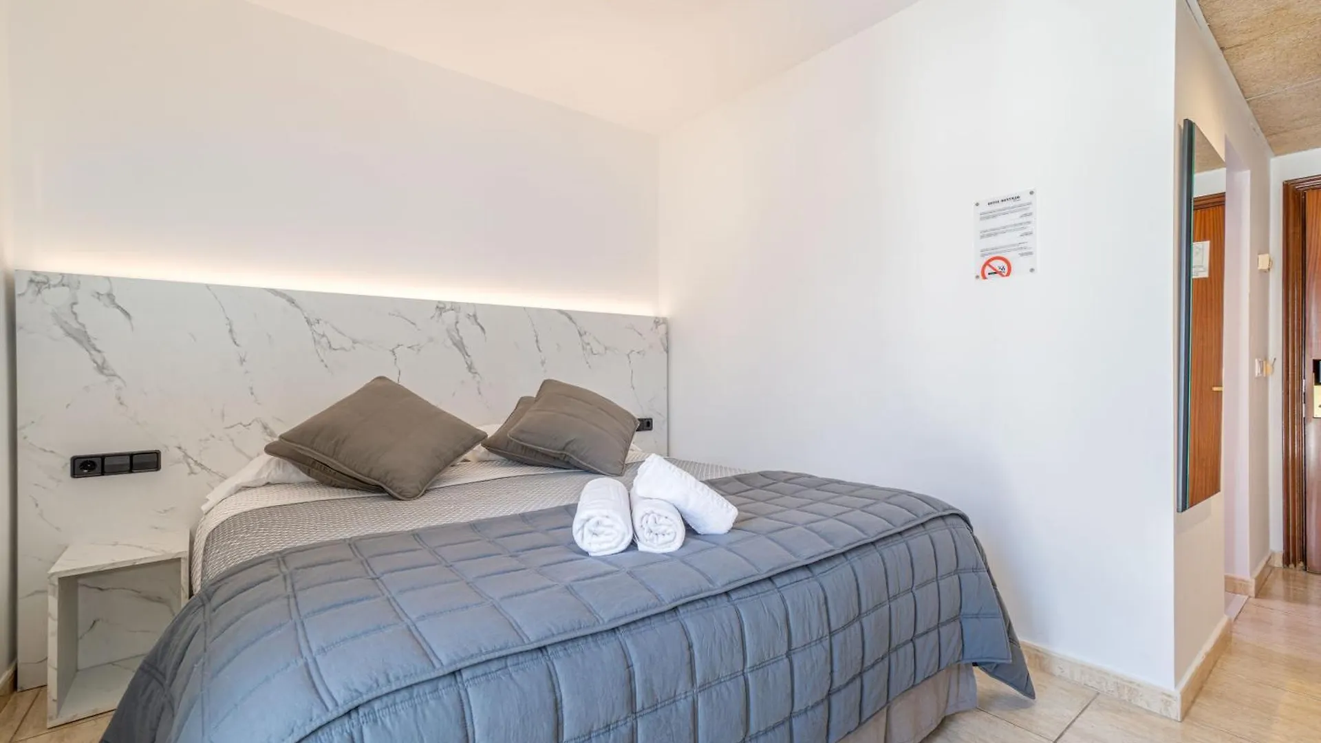 Hotel Montmar Rosas 3*,  España